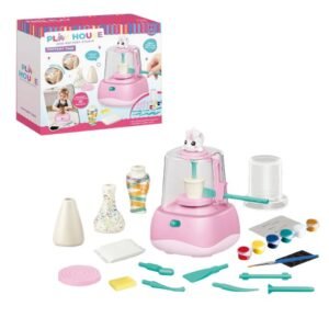 آلة فخار صغيرة مع الطين